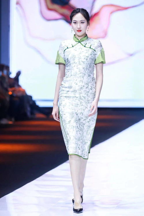 月河共影，衣韻東方 萊素旗袍亮相2021中國（贛州）服裝原創(chuàng)設(shè)計(jì)周